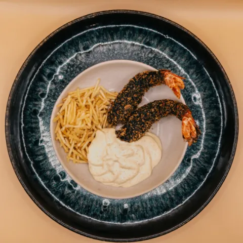 Cola de gambón en tempura con mayonesa de africanito. 
