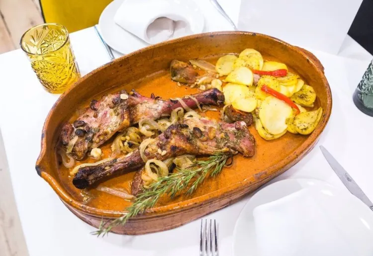 Espatlla de cabrit al forn de Casa Rafa