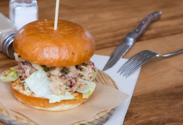 Entrepà de calamars amb salsa furikake