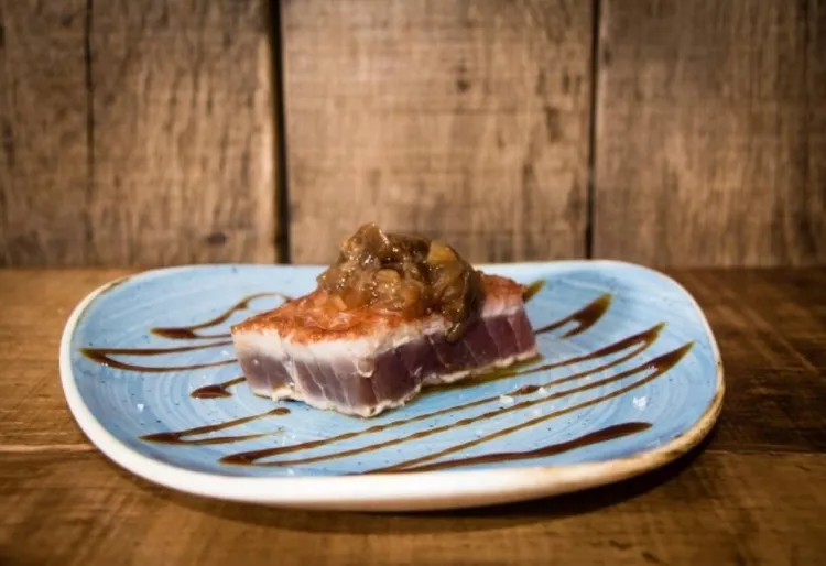 Pintxo de tonyina amb ceba