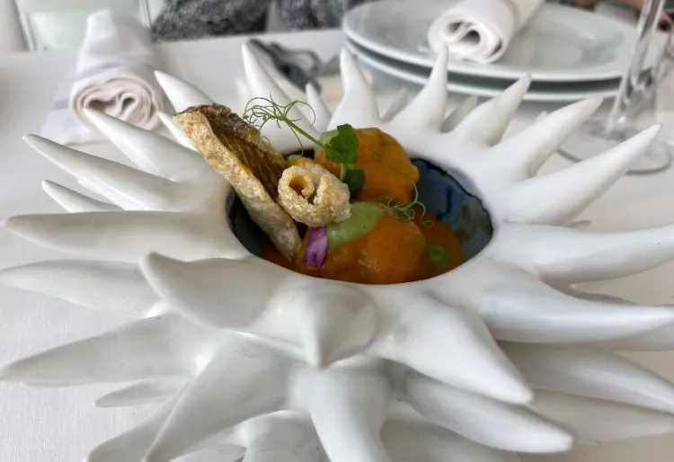 Mandonguilles de bacallà, blanquet y 'gazpachuelo' 