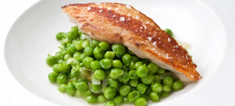 Pèsols ofegats amb foie