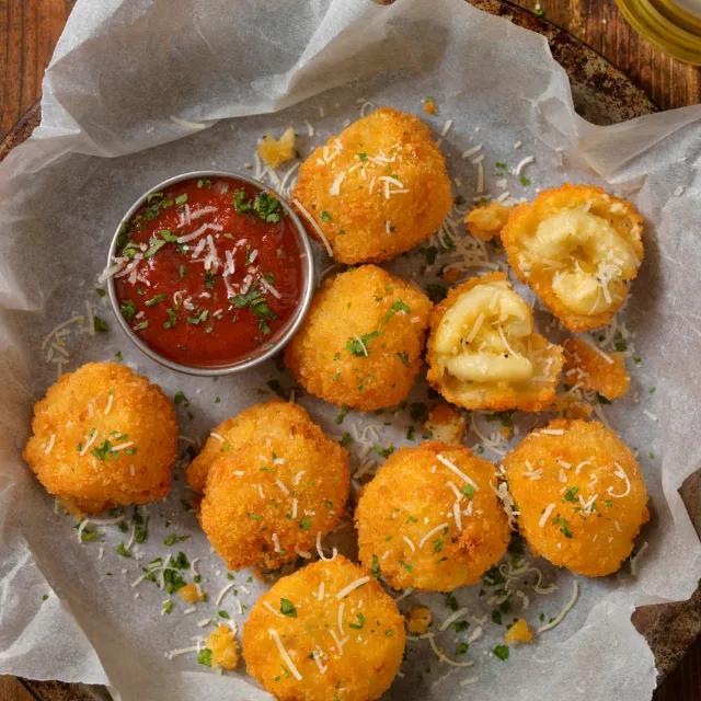 Cómo hacer croquetas de queso cremosas y crujientes