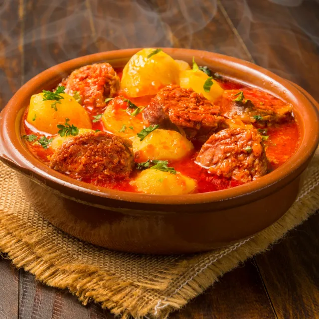 Receta fácil de patatas a la riojana con chorizo 