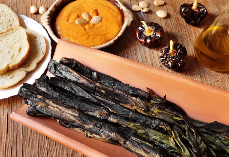 Calçots: la gran excusa per organitzar un dinar divertit