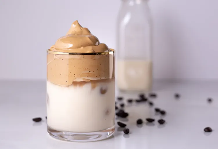 Què és el dalgona coffee i per què s'ha fet viral? 