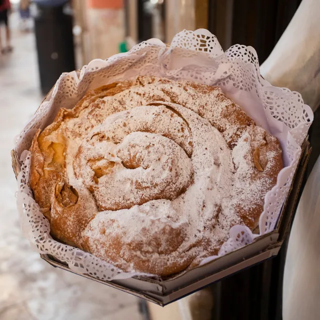 Historia de la ensaimada: la espiral dulce que corona la gastronomía de Mallorca