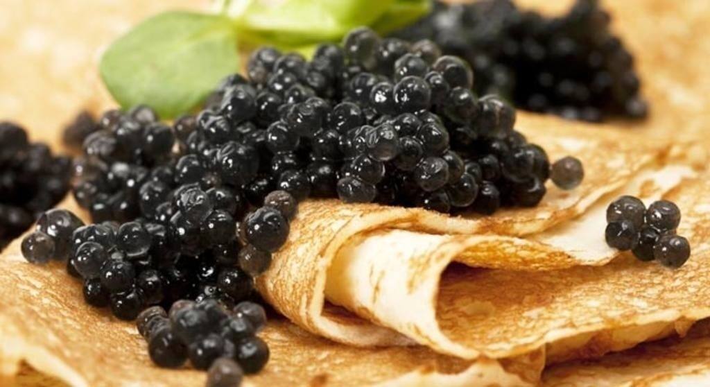 Pancakes con caviar